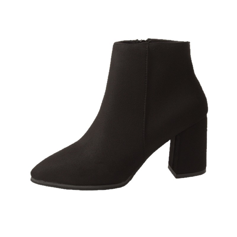 Winterliche Stiefeletten für Damen, spitz zulaufend, aus Wildleder, mit hohem Absatz, seitlichem Reißverschluss und klobigem Schaft_voghion.com