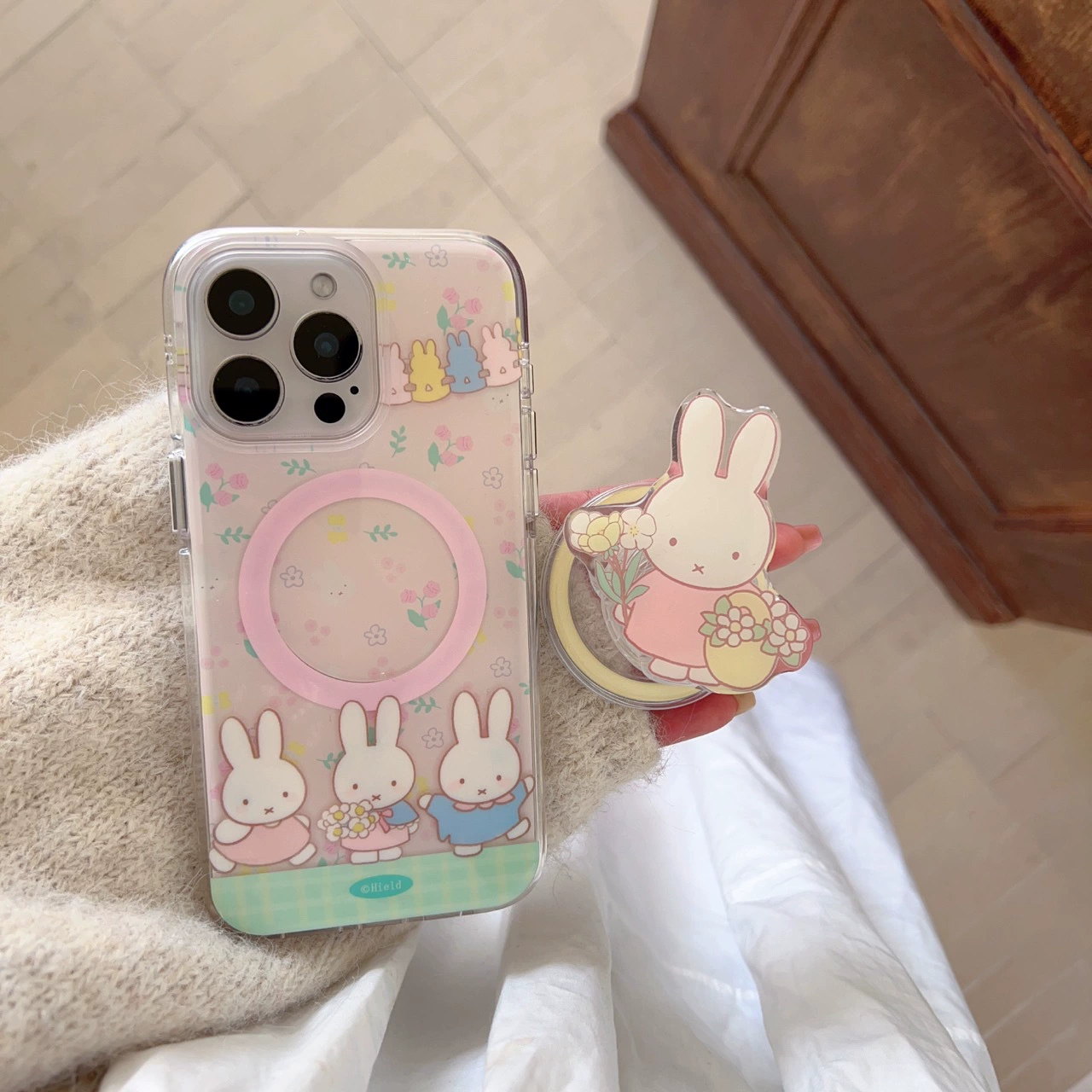 Apple, мультяшный чехол-фон, милый совместимый Rabbit Pro, чехол для телефона, цветочный, 15, 16 Pro Max