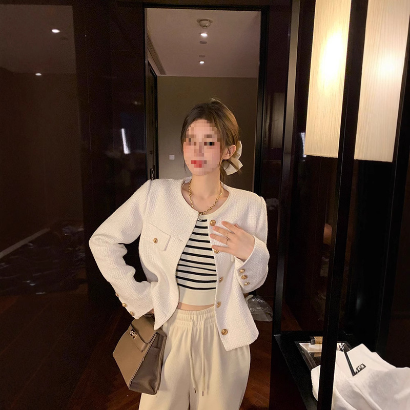 Chanel Style Thickened Coat Women's Winter 2024 New French Style Short High-end Frying Street Elegant All-match Top Chanel Style Thickened Coat Women's Winter 2024 New French Style Short High-end Frying Street Elegant All-match Top