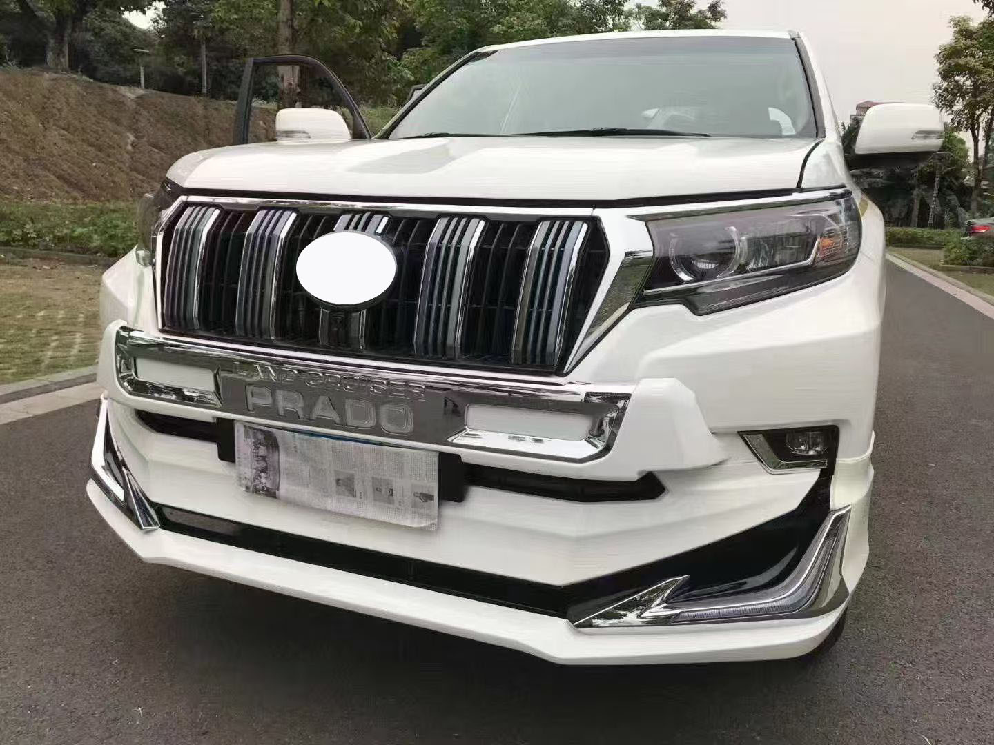 Suitable for 18 Models of the Prado Mona Lisa with Front and Rear Lighted Bumpers and Modified Bumper Guards