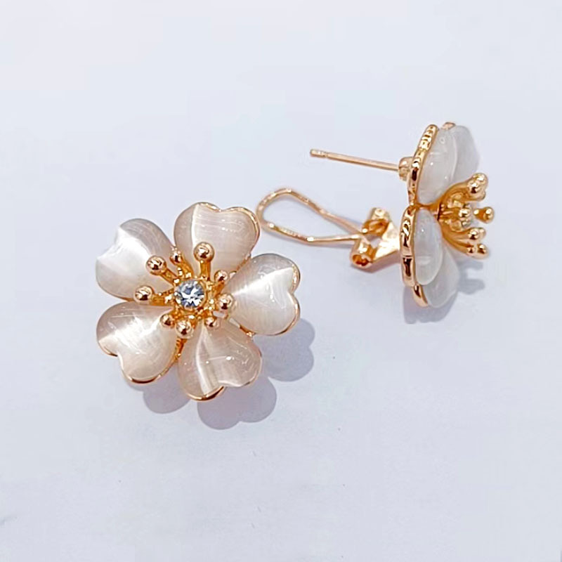 ¿ʷɫèʯŮԸ߼жƽζ