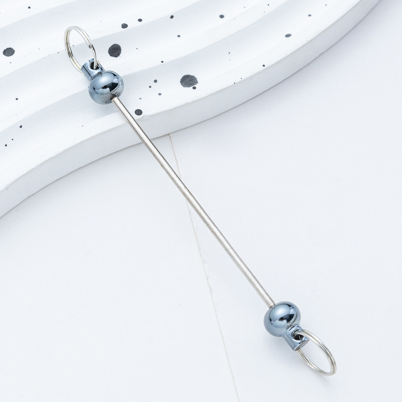 Creativo nuevo poste de metal DIY cuentas en stock multicolor chapado a mano accesorios de llavero cuentas al por mayor