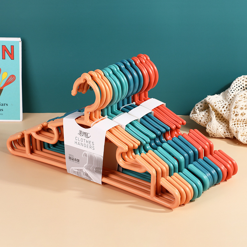 Factory direct semicircle adult hanger household storage non-slip clothes hanging color seamless wide shoulder hanger wholesale