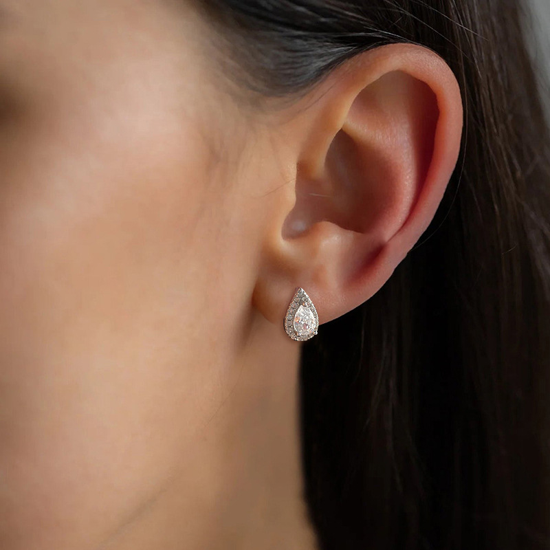 Elegant earrings drop-shaped with zircon