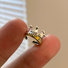 �͹��ع����yײɫ�ʹڶ��AŮ�o�����߼���С�����ǊA�p�ݕr�г�