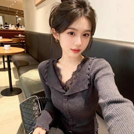 黑色v领蕾丝边修身针织衫毛衣女款2025新款冬季穿搭内搭打底上衣