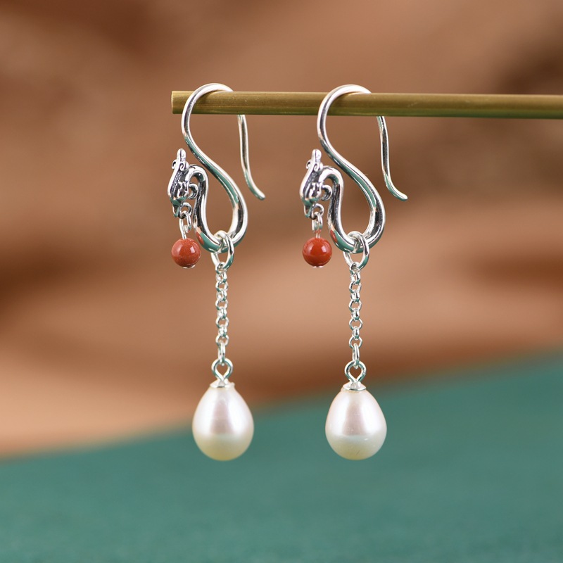 Fashionable Phoenix with tassels drop-shaped from pearl