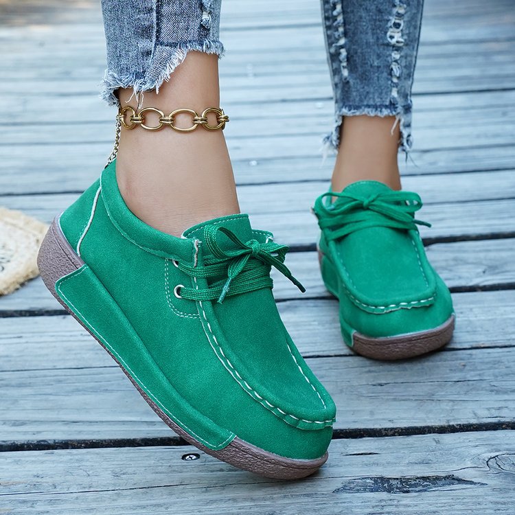 sneakers made of soft leather platform