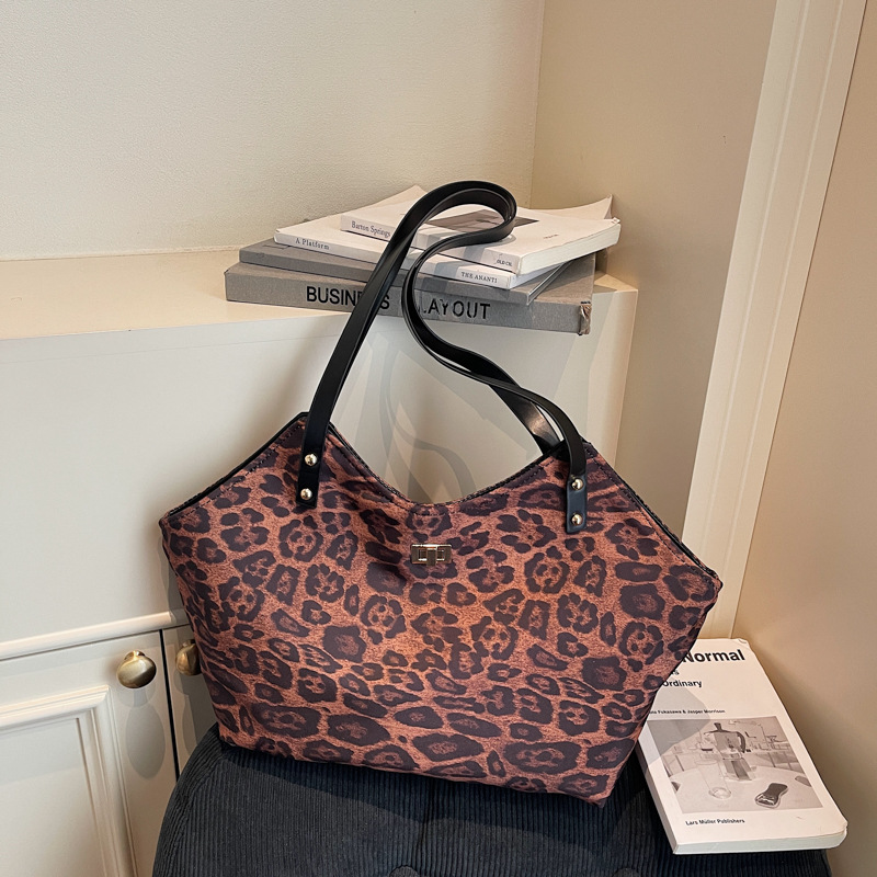 复古大容量豹纹包包女2025新款秋冬季通勤单肩包大学生上课托特包