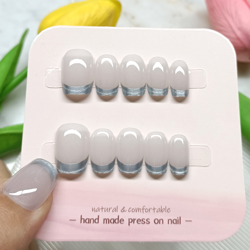Estilo delicado de polvo ligero para usar uñas de borde plateado estilo francés temperamento elegante manicure natural transfronterizo parche de uñas manchas