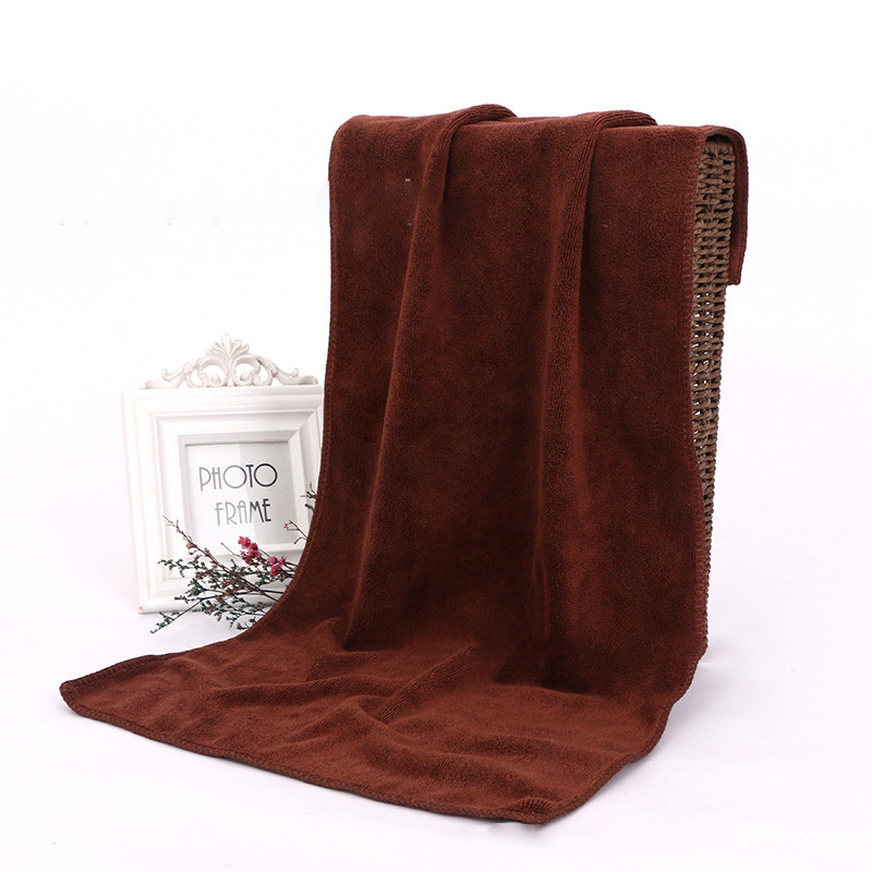 중간 두께의 커피.