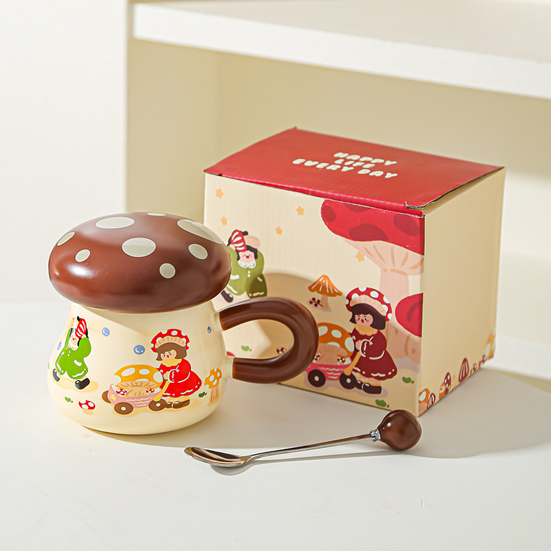 Hongo chica taza de alto valor facial acompañante regalo encantador taza de cerámica de dibujos animados con tapa de gran capacidad taza de agua potable