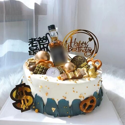 Creative cigarette box, small wine bottle, cake decoration, mini simulation birthday holiday party, internet celebrity wine baking decoration