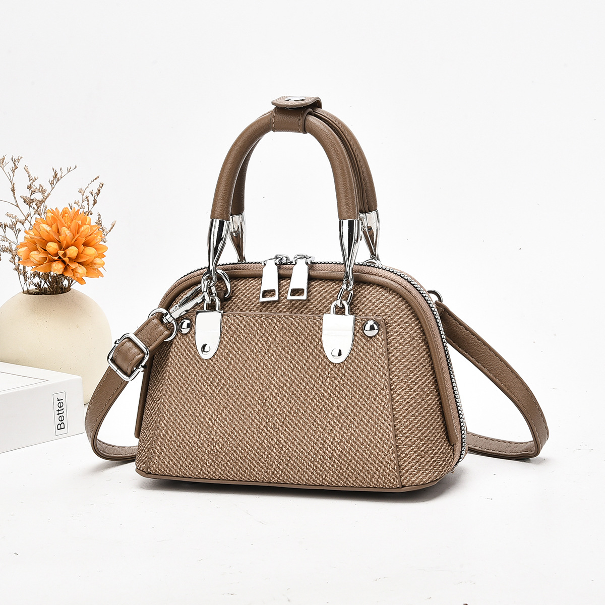 2025 nuevo estilo temperamento bolso de mujer bolso grande bolso de hombro de mujer salvaje otoño e invierno versión coreana de moda mensajero de moda mujer