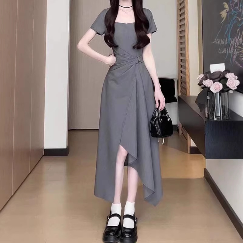 French-Style Retro Long Dress for Summer, Waist-Cinching and Slimming Design, One-Piece Pleated Square-Neck Twill A-Line Dress for Women French-Style Retro Long Dress for Summer, Waist-Cinching and Slimming Design, One-Piece Pleated Square-Neck Twill A-Line Dress for Women