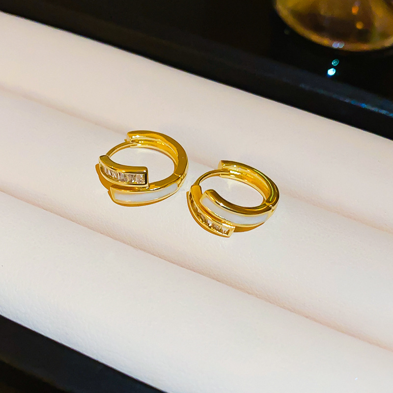 Pendientes de suministro de mercado nocturno de agujas de plata Pendientes de moda coreana en vivo Pendientes de estilo caliente Pendientes de lujo ligero Mujeres de alta gama