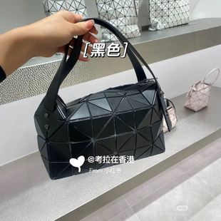 �ձ����׺ΰ���ʿ�DҸ�°���������Ӱ��μ����^���r��һ��Ů��