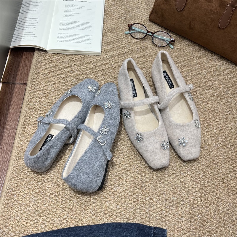 Autumn retro elegant Mary Jane shoes square toe with a strap with…