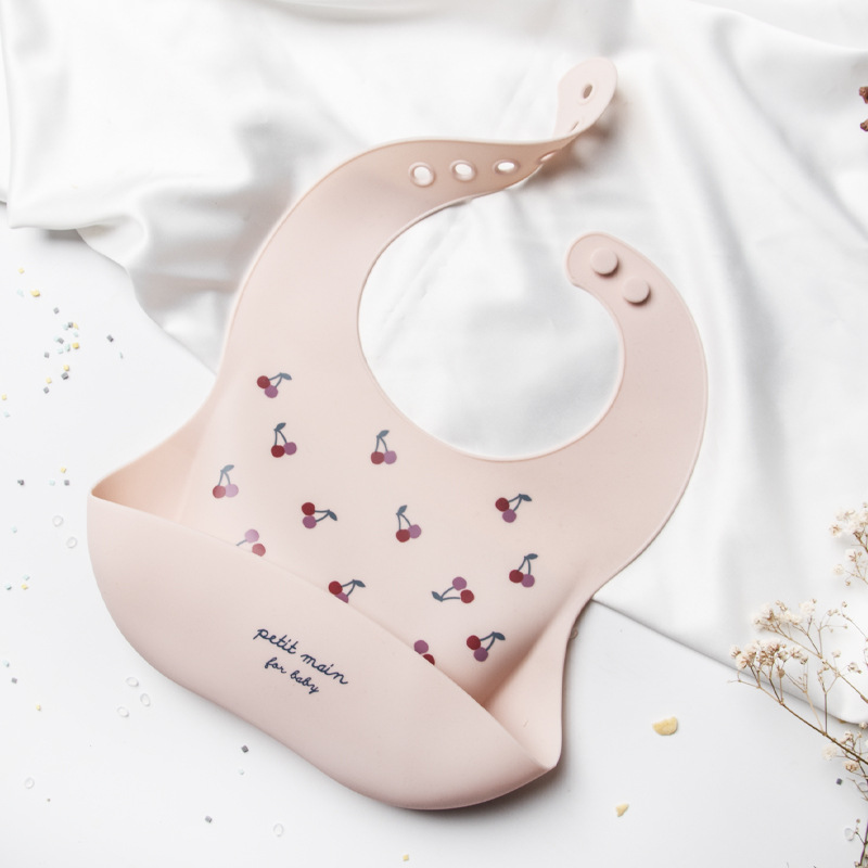 Babero de silicona estilo INS para niños, impermeable, tridimensional, desechable, ideal para la hora de la comida.