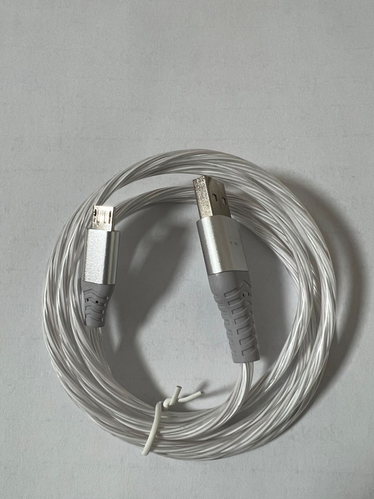 Fábrica al por mayor 40W modelo luminoso adecuado para Apple Android typec teléfono móvil carga rápida tres-en-un cable de datos streamer