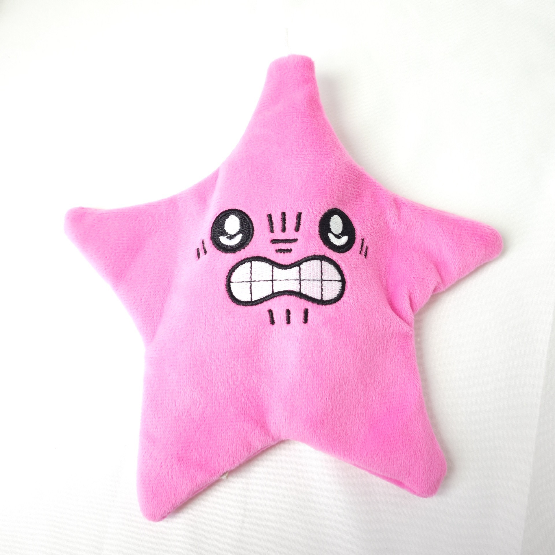 新商品の怒りっぽい派大星のぬいぐるみのペンダントは動くことができます。