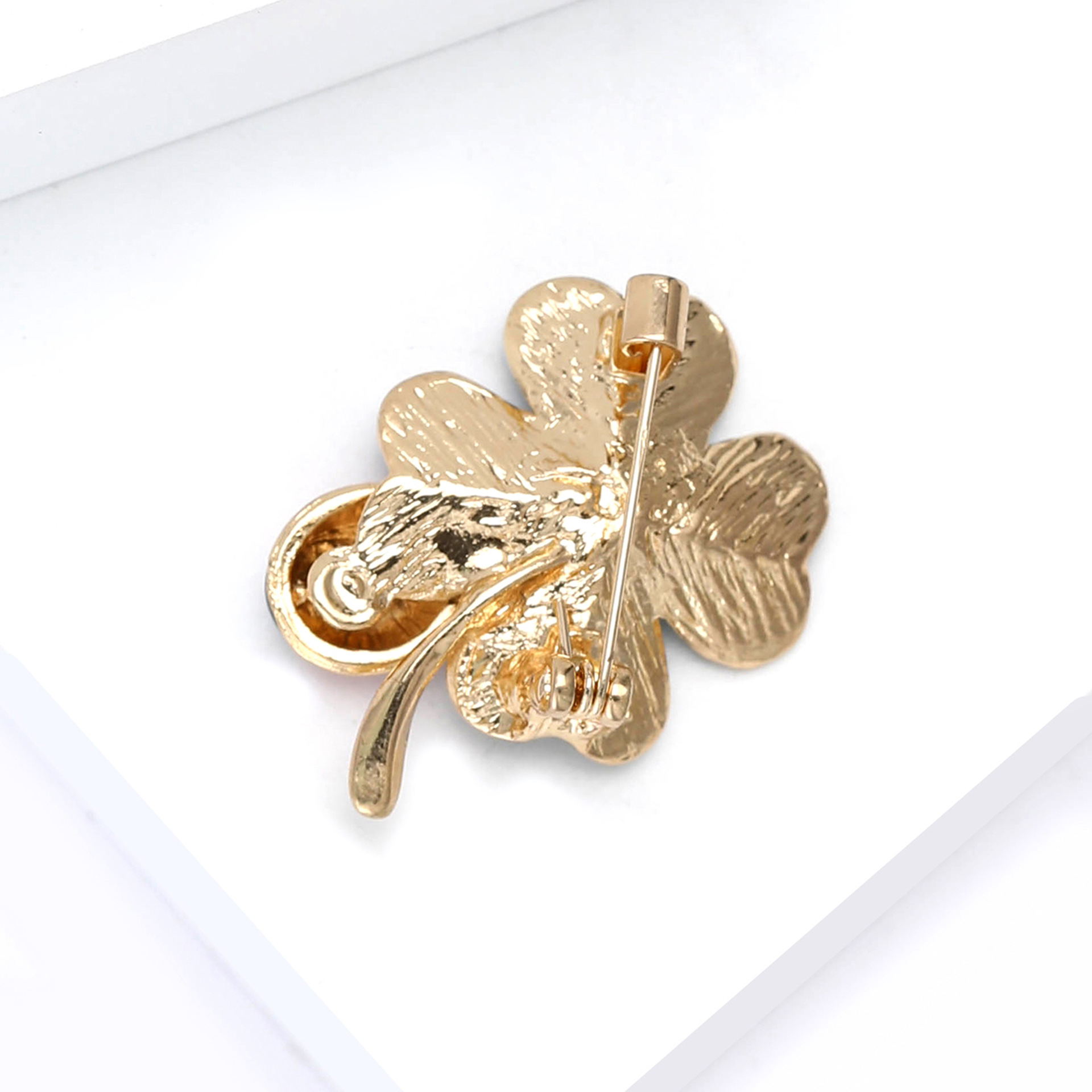Cartoon cute fun alloy enamel ladybug four-leaf clover brooch exquisite creative men's and women's clothing corsage jewelry pins