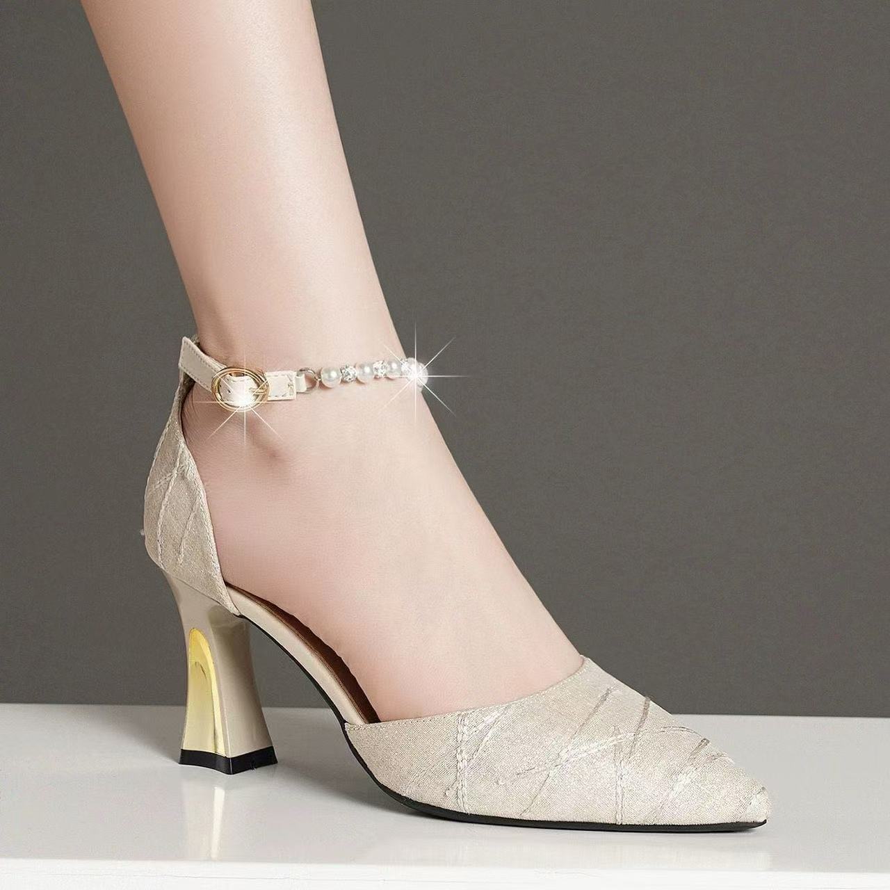 Eleganta stiletto pumps med spetsig tå för damer_voghion.com