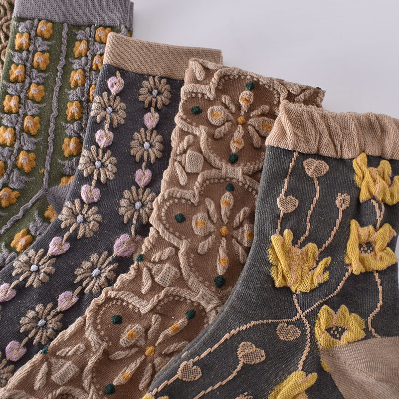 Calcetines de algodón de marca Liaoyuan calcetines de alivio tridimensionales de corte retro calcetines de media pantorrilla de mujer de moda Otoño e Invierno a juego dulce