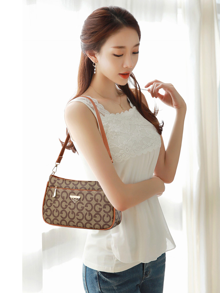 Bolso para axilas para mujer, bandolera de moda, estilo coreano, textura de gran capacidad, bolso de hombro para mediana edad y personas mayores, 2025