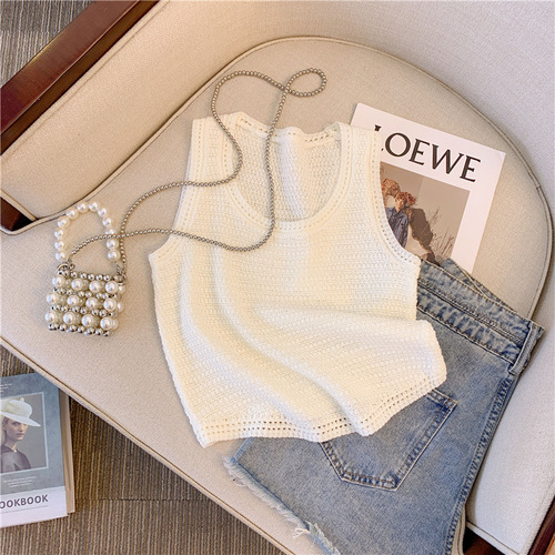 High-end mint-green knitted camisole with spaghetti straps, women's summer edgy short top made from ice-silk fabric