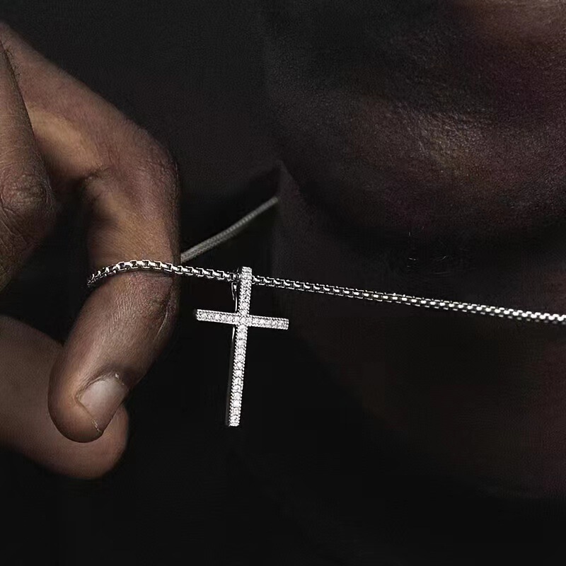 American Style Diamond Small Cross Diamond Necklace Men's Zircon Pendant Collarbone Chain Gold Women's Titanium Steel Simple All-Match American Style Diamond Small Cross Diamond Necklace Men's Zircon Pendant Collarbone Chain Gold Women's Titanium Steel Simple All-Match