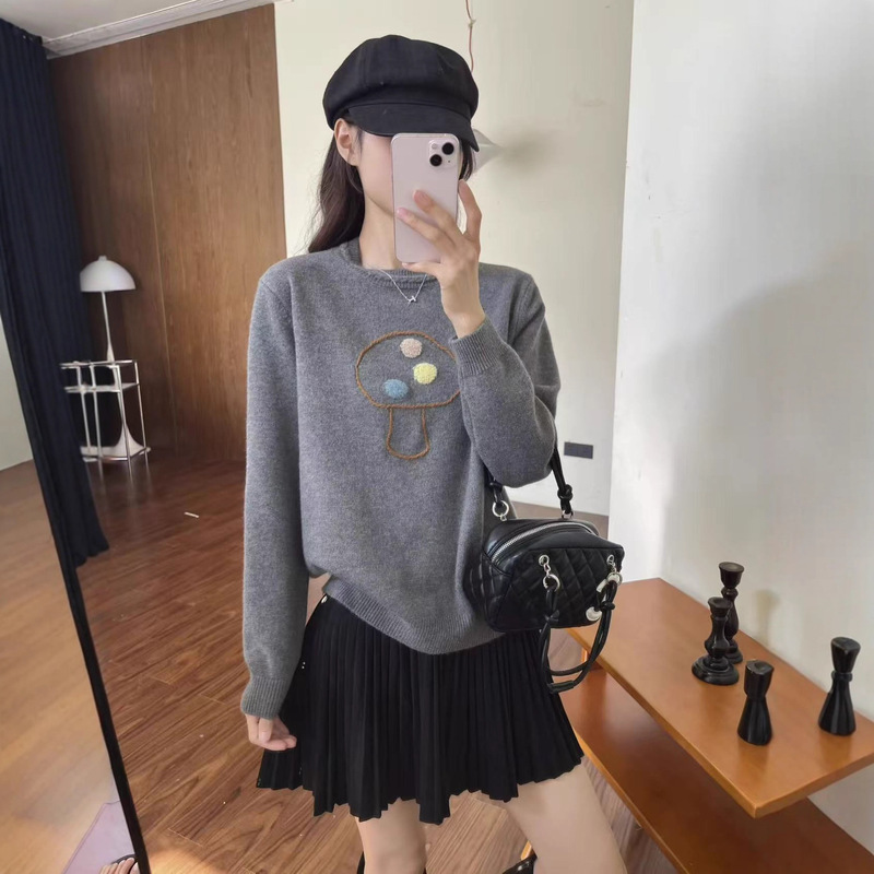 Japanese-Style Embroidered Small Mushroom Sweater for Women, New Winter Loose Versatile Age-Reducing Fresh Pullover Knit Top