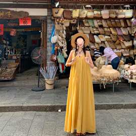 法式黄色氛围感露背吊带连衣裙女夏季海边度假蕾丝花边绝美长裙子
