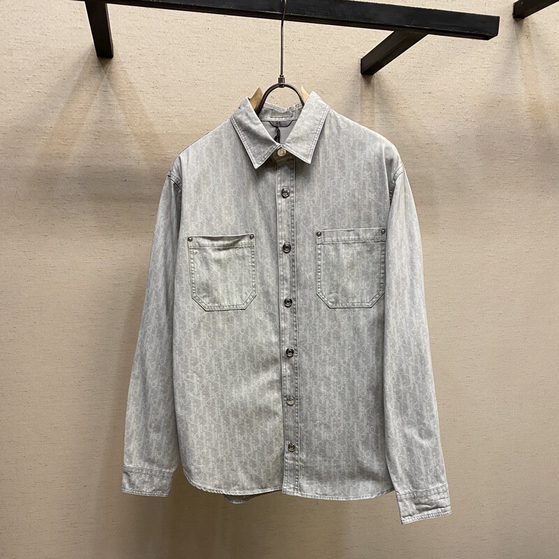 In-Stock 2025 Early Spring New Pujia Pra Metal Triangle Logo Shirt Men's Top In-Stock 2025 Early Spring New Pujia Pra Metal Triangle Logo Shirt Men's Top