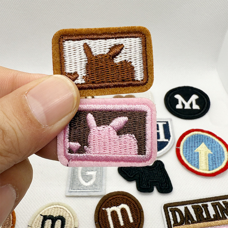 パーソナライズされた小さな丸い刺繍布ステッカー正方形パッチステッカー丸い M 正方形スマイリーフェイス商標ロゴ衣類アクセサリー|undefined