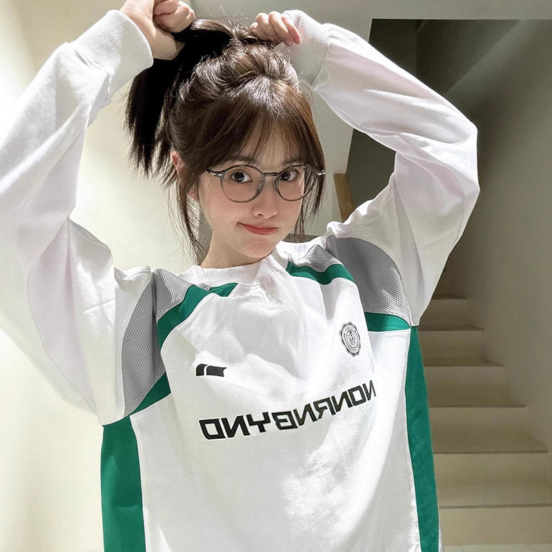 アメリカのレトロなユニホームのアルファベットは色にぶつかって長袖のtシャツの女性の春秋のデザイン感をつなぎ合わせます。|undefined