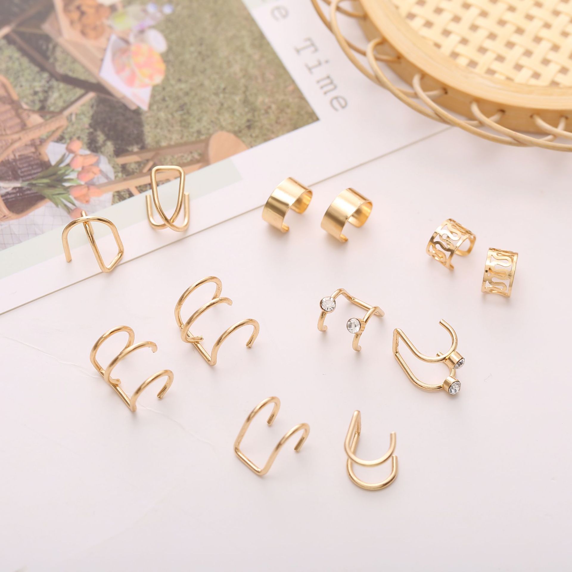 Creative Simple C Letter No Pierced Ear Clip Set display picture 5