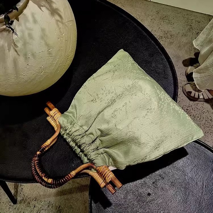 New elegant and high-end Chinese style homemade rattan woven hand-held bamboo knot cheongsam bag_voghion.com