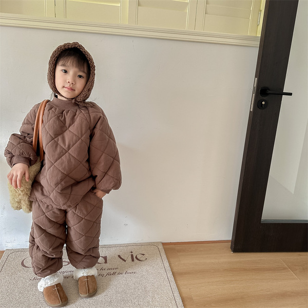 Demi-season children's quilted sports suit for boys