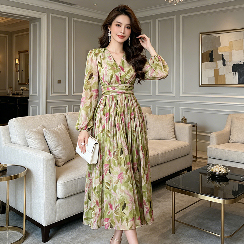 Đầm maxi nữ cổ V in họa tiết thắt eo xòe rộng dáng dài — xanh lá cây chi tiết 3
