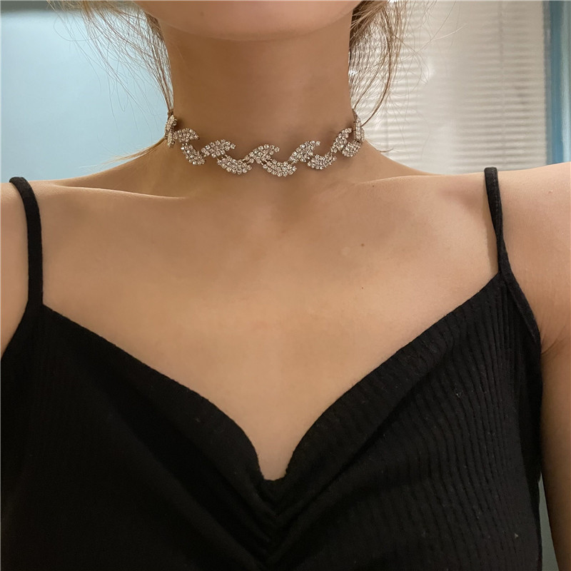 Korean Full Of Diamonds Leaf Shape Short Clavicle Chain display picture 2