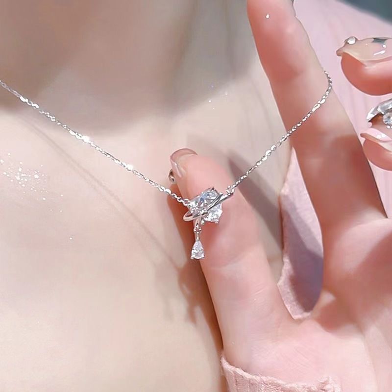 Necklace drop-shaped