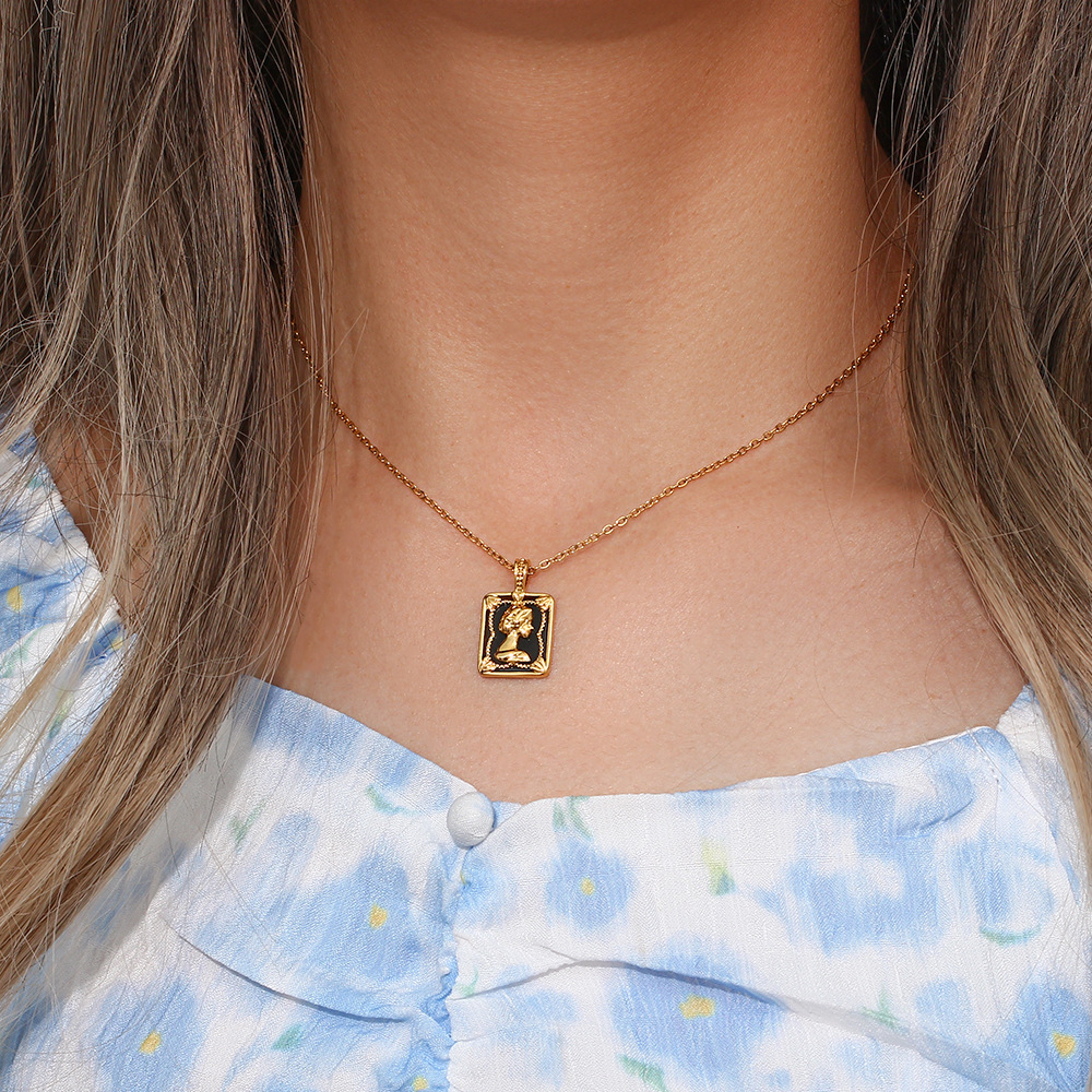 Retro Portrait Stainless Steel Gold Plated Pendant Necklace_colorza_6