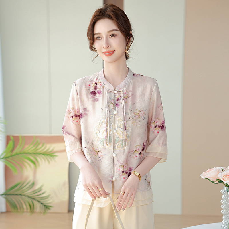 2025 Summer New Embroidered Mid-sleeve Shirt National Style Top for Middle-aged Mother Western Style Shirt National Style Cardigan Women