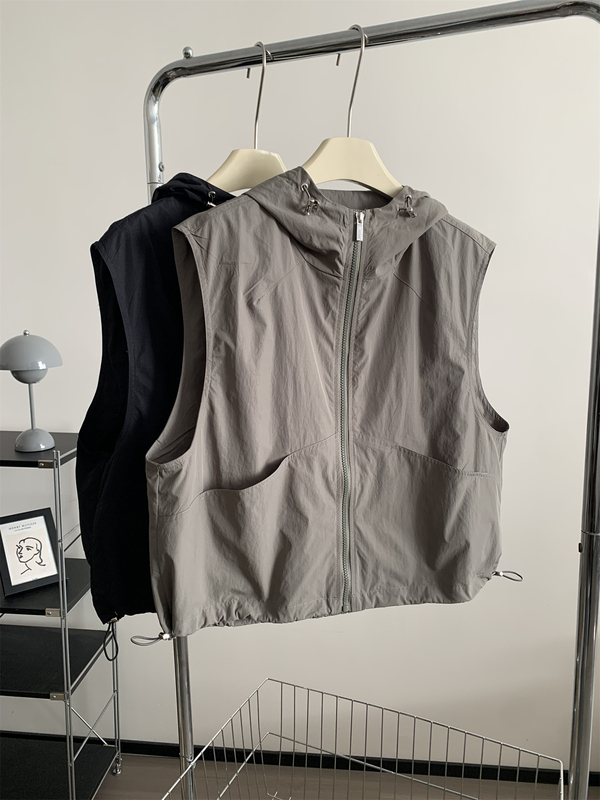 Spring Korean Style Cool and Stylish Workwear-Style Hooded Vest Jacket for Women, Versatile Layering Zip-Up Cardigan Top Spring Korean Style Cool and Stylish Workwear-Style Hooded Vest Jacket for Women, Versatile Layering Zip-Up Cardigan Top