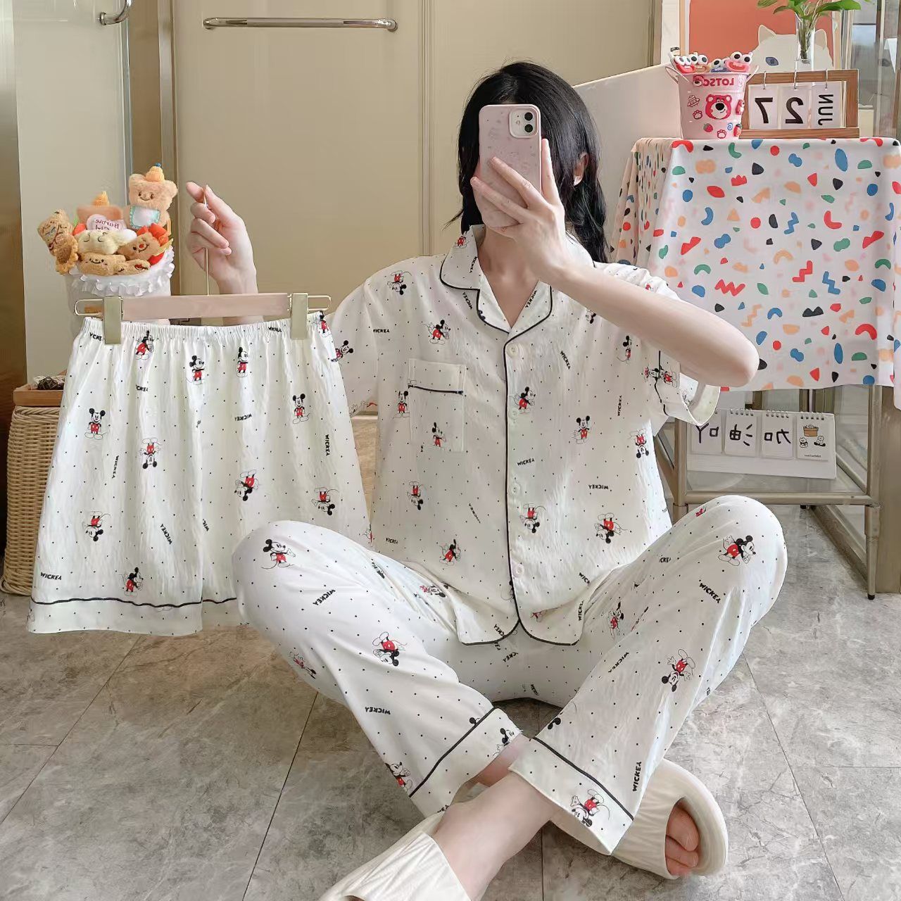 Empaquetado fuera de una sola nube pijamas de algodón de tres piezas para mujer verano dulce pantalones cortos de manga corta ropa de dibujos animados para el hogar