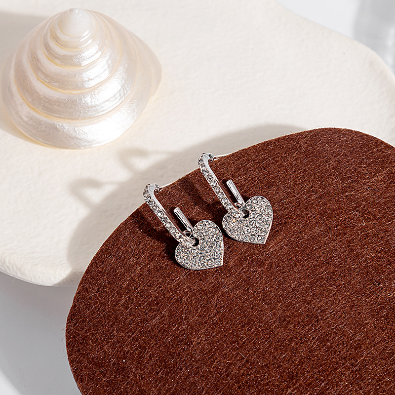 Fashion Sweet Heart-shaped Female Micro-encrusted Diamonds Alloy Earrings display picture 3