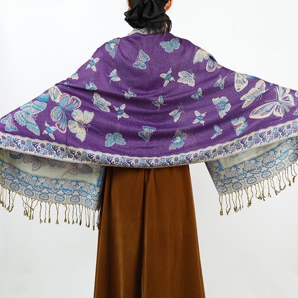 Retro ethnic long cloak with tassels to go out