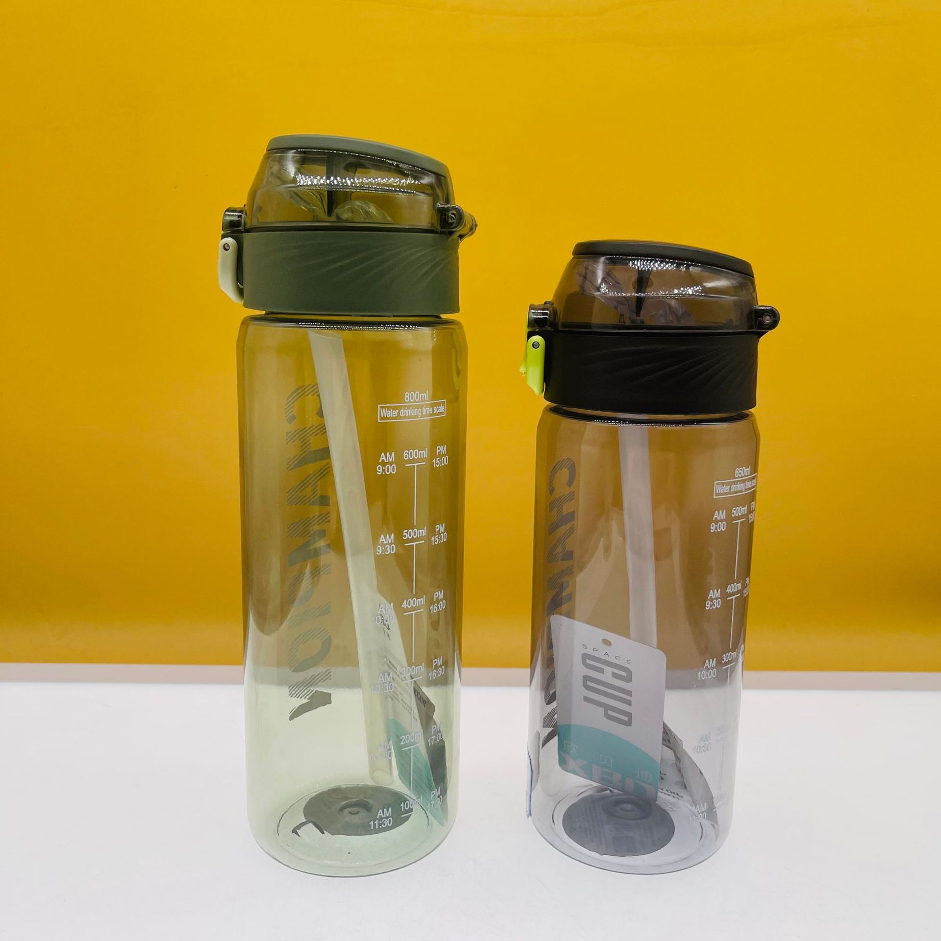 Xinbeidi taza de plástico verano adulto estudiante portátil paja 950ml con cuerda rebote cubierta deportes botella agua