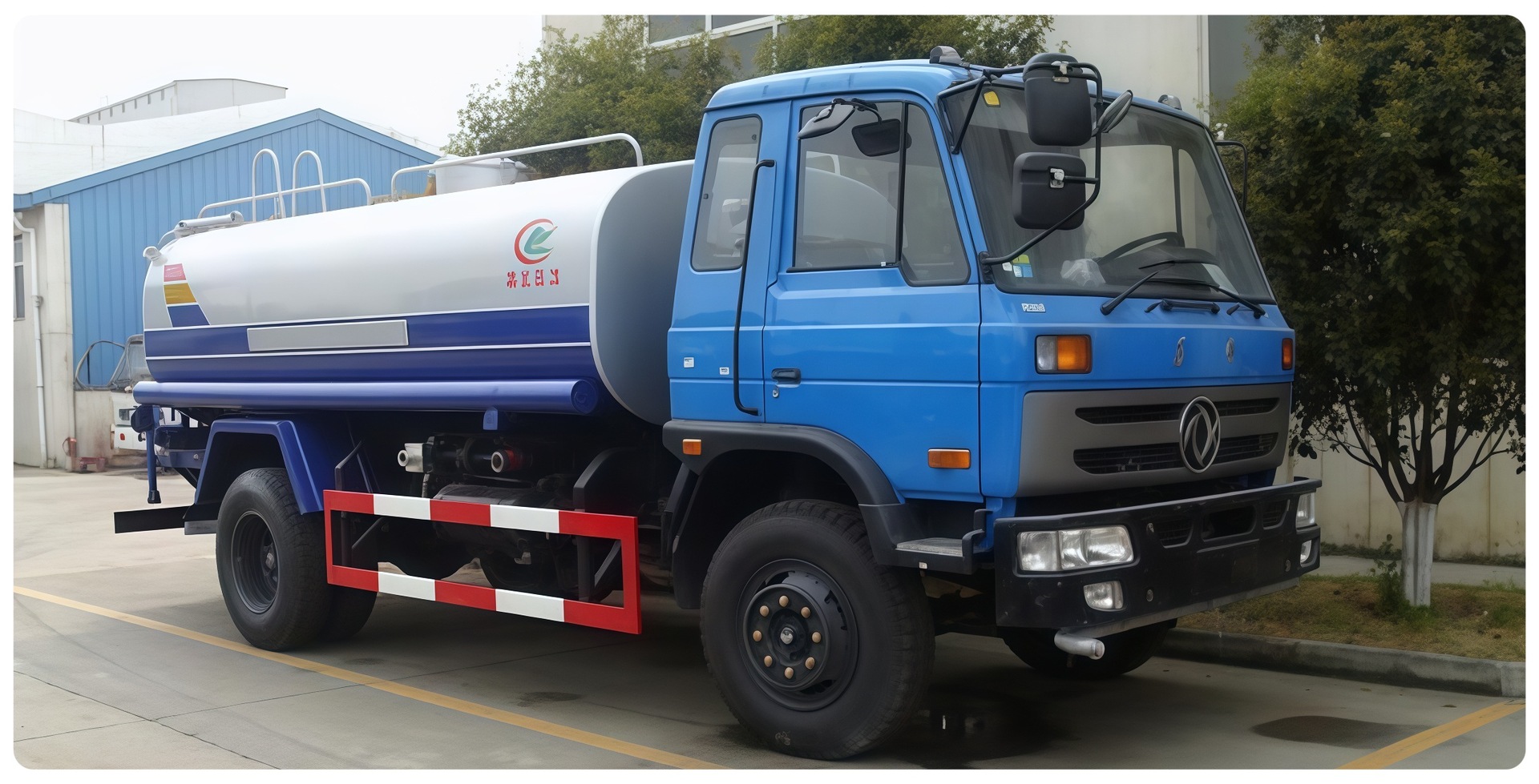 Dongfeng Tianjin sprinkler truck is compatible with various specifications of water tanks and can be used for road maintenance and dust suppression in different working conditions